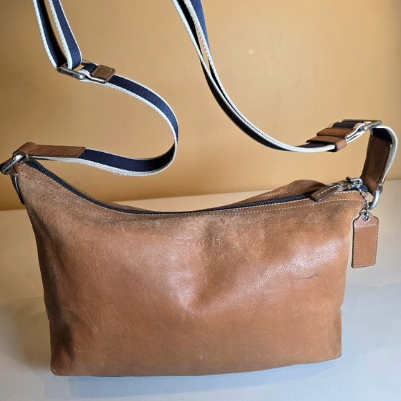 GIVEAWAY - Picture 2 of 3